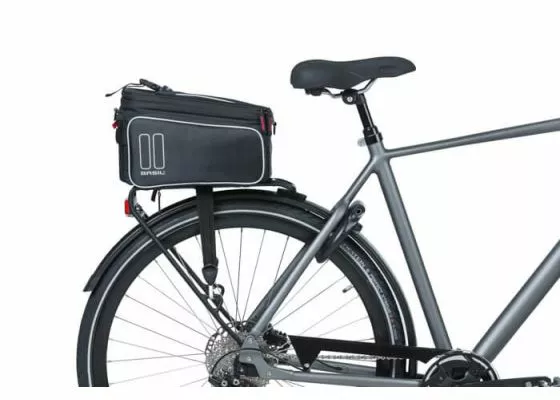 Basil Sport - Pyörän Takalaukku - MIK-kiinnityksellä - 7-15L- Musta 8 Basil Sport - Pyörän Takalaukku - MIK-kiinnityksellä - 7-15L- Musta - Image 7